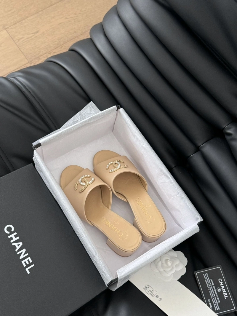 Elegant Chxnxl Slippers 124093