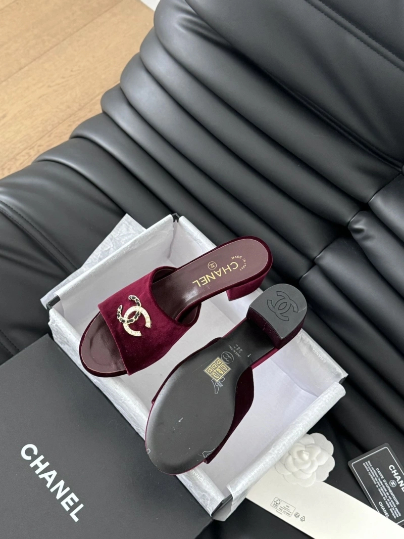 Fashionable Chxnxl Slippers 124089