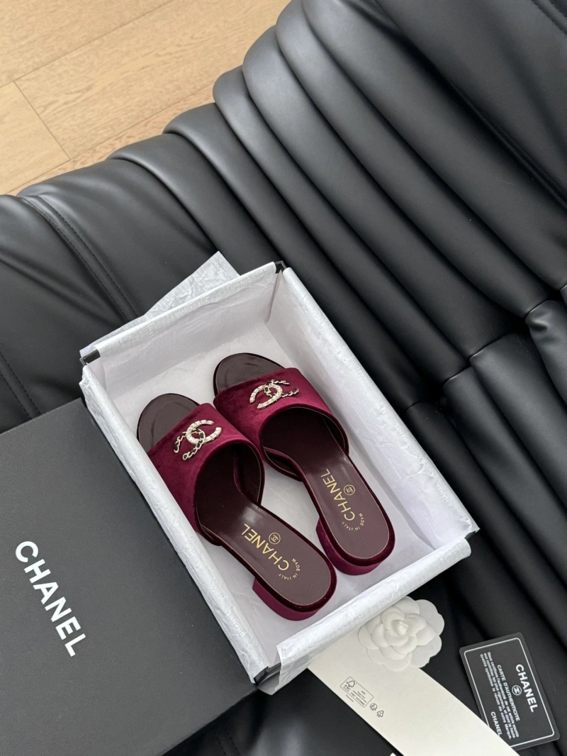 Fashionable Chxnxl Slippers 124089