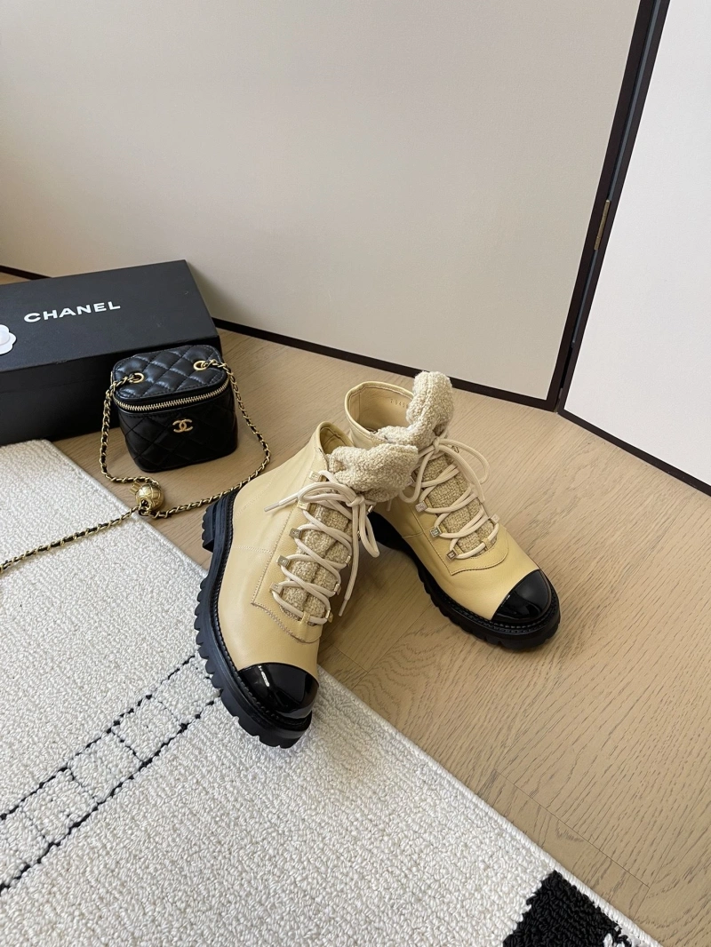Classic Chxnxl Boots 125108