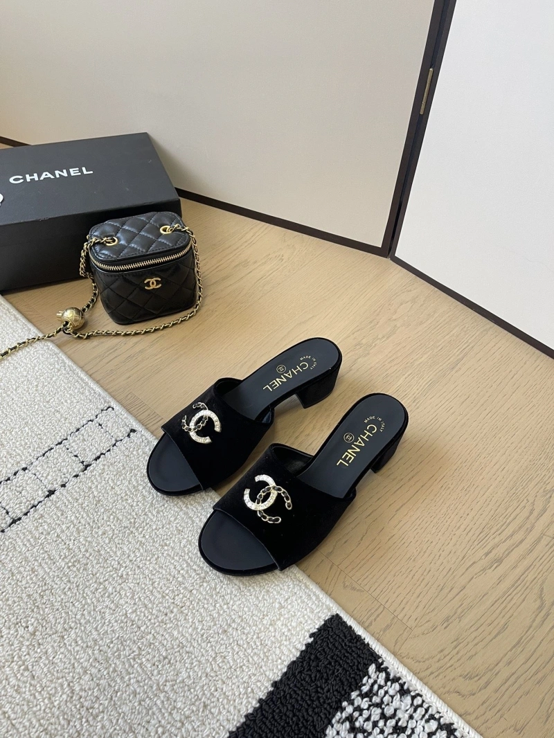 GoodFit Chxnxl Slippers 124080