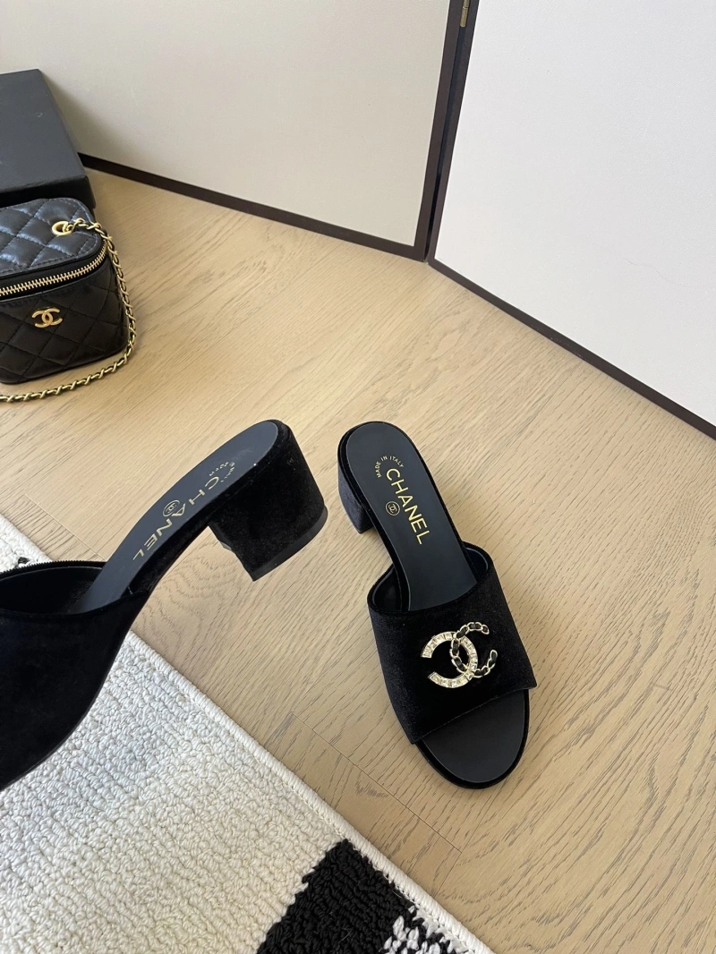 GoodFit Chxnxl Slippers 124080