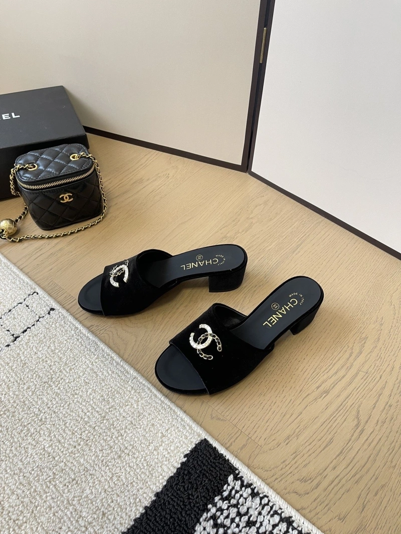 GoodFit Chxnxl Slippers 124080