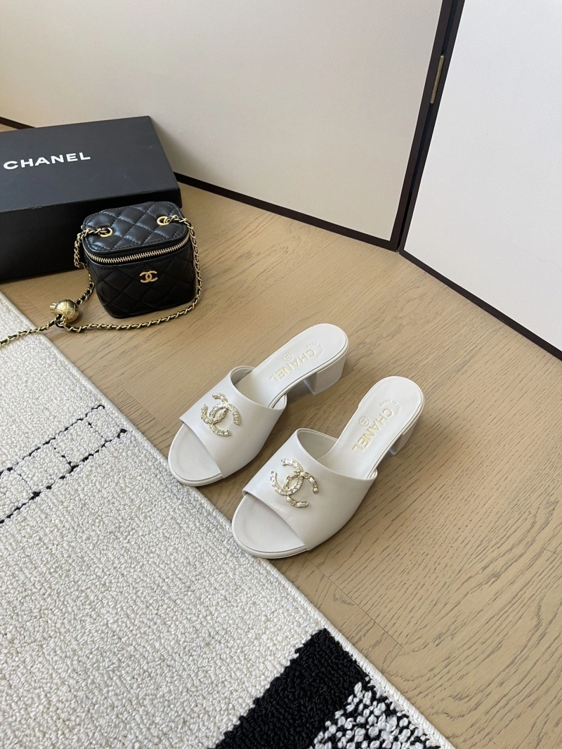 Breathable Chxnxl Slippers 124081