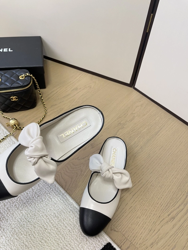 WellDesigned Chxnxl Slippers 124076