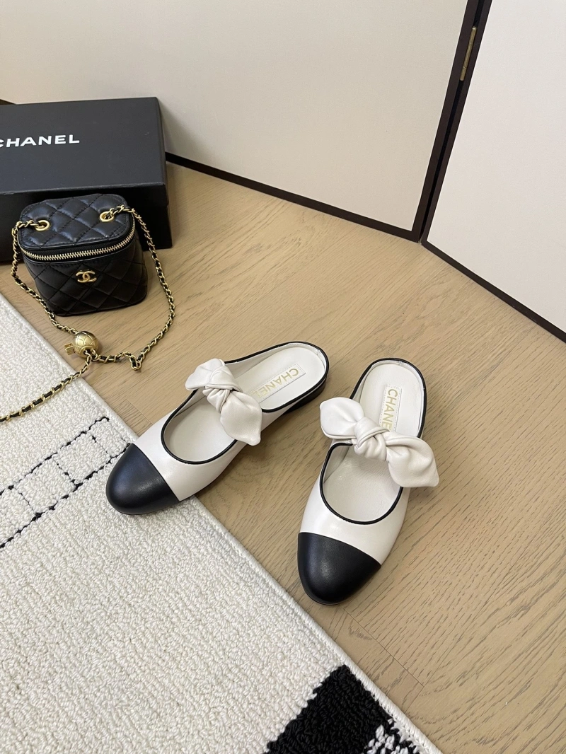 WellDesigned Chxnxl Slippers 124076