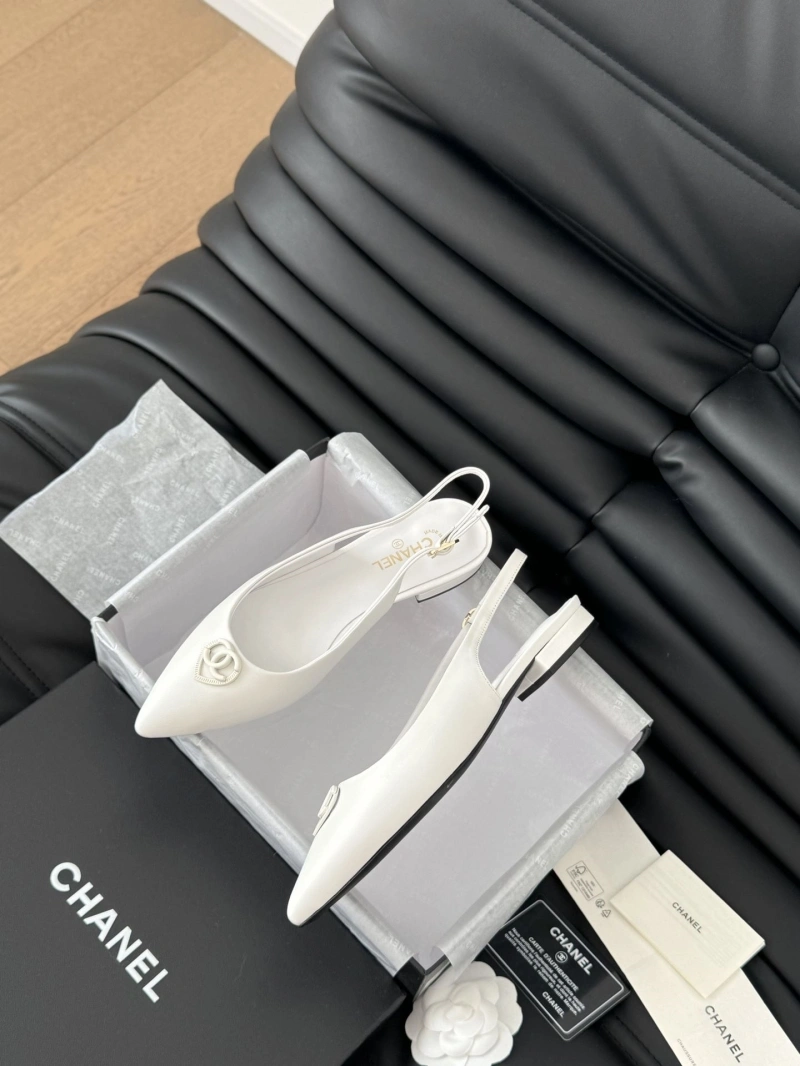Timeless Chxnxl Slippers 124061
