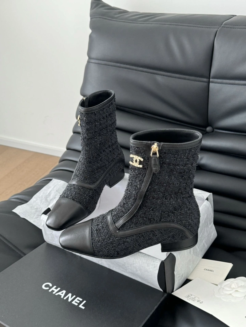 Sleek Chxnxl Boots 125062