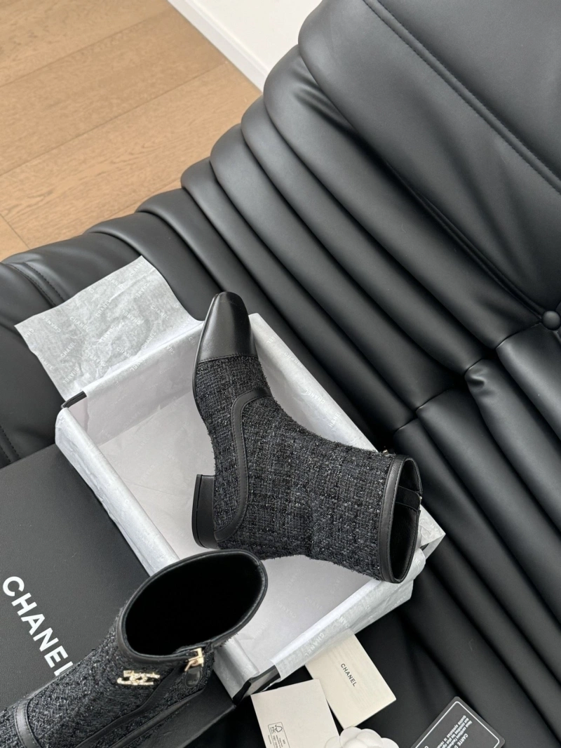 Sleek Chxnxl Boots 125062