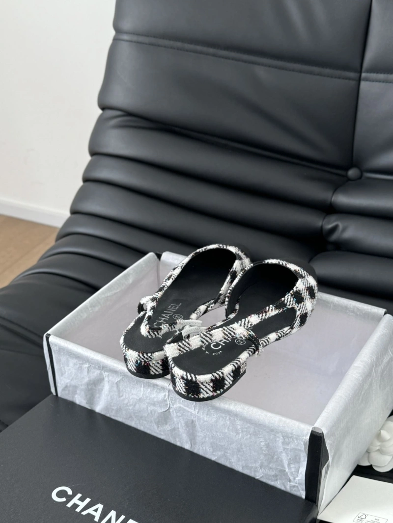 Trendsetting Chxnxl Sandals 124222