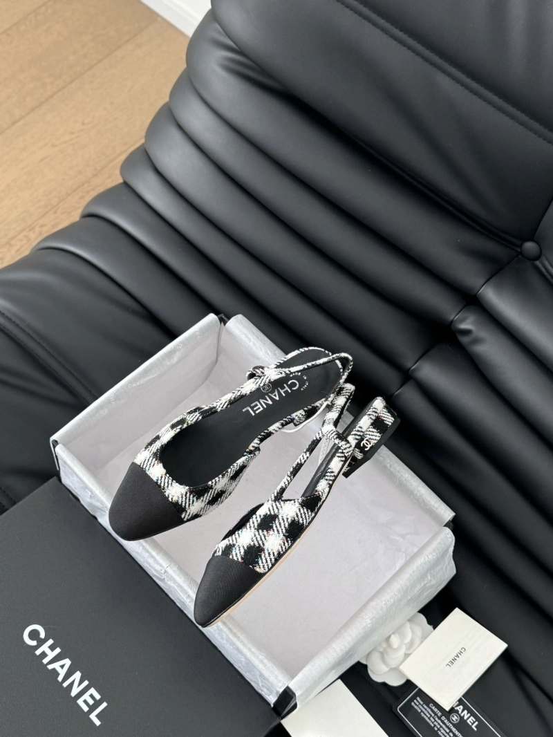 Trendsetting Chxnxl Sandals 124222