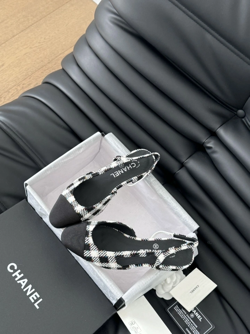 Trendsetting Chxnxl Sandals 124222