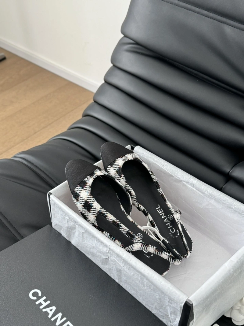 Trendsetting Chxnxl Sandals 124222