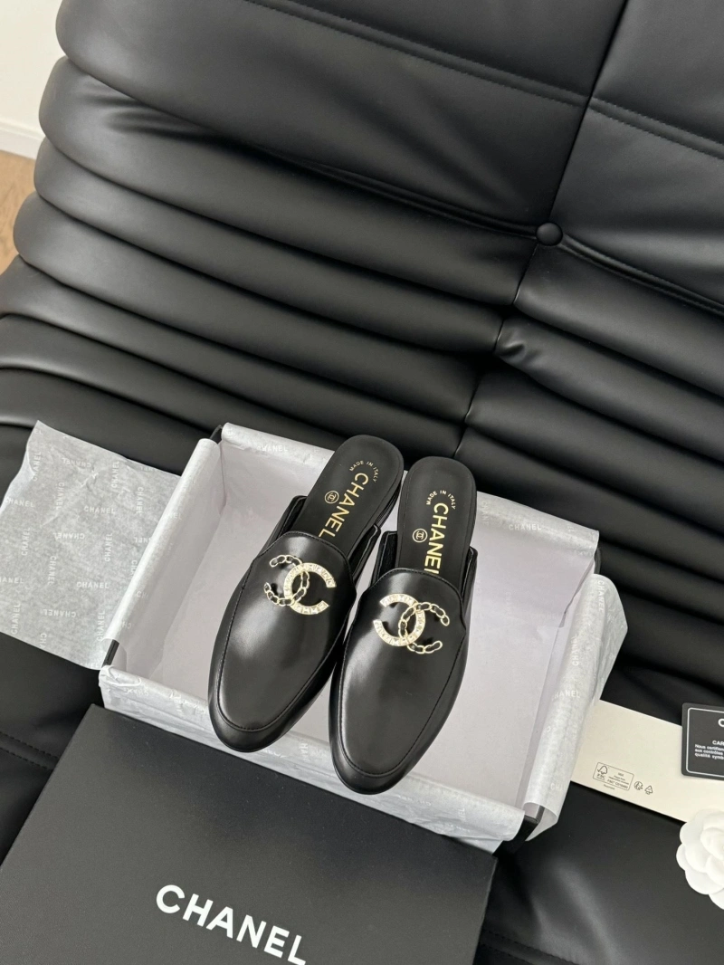 Compact Chxnxl Slippers 124057
