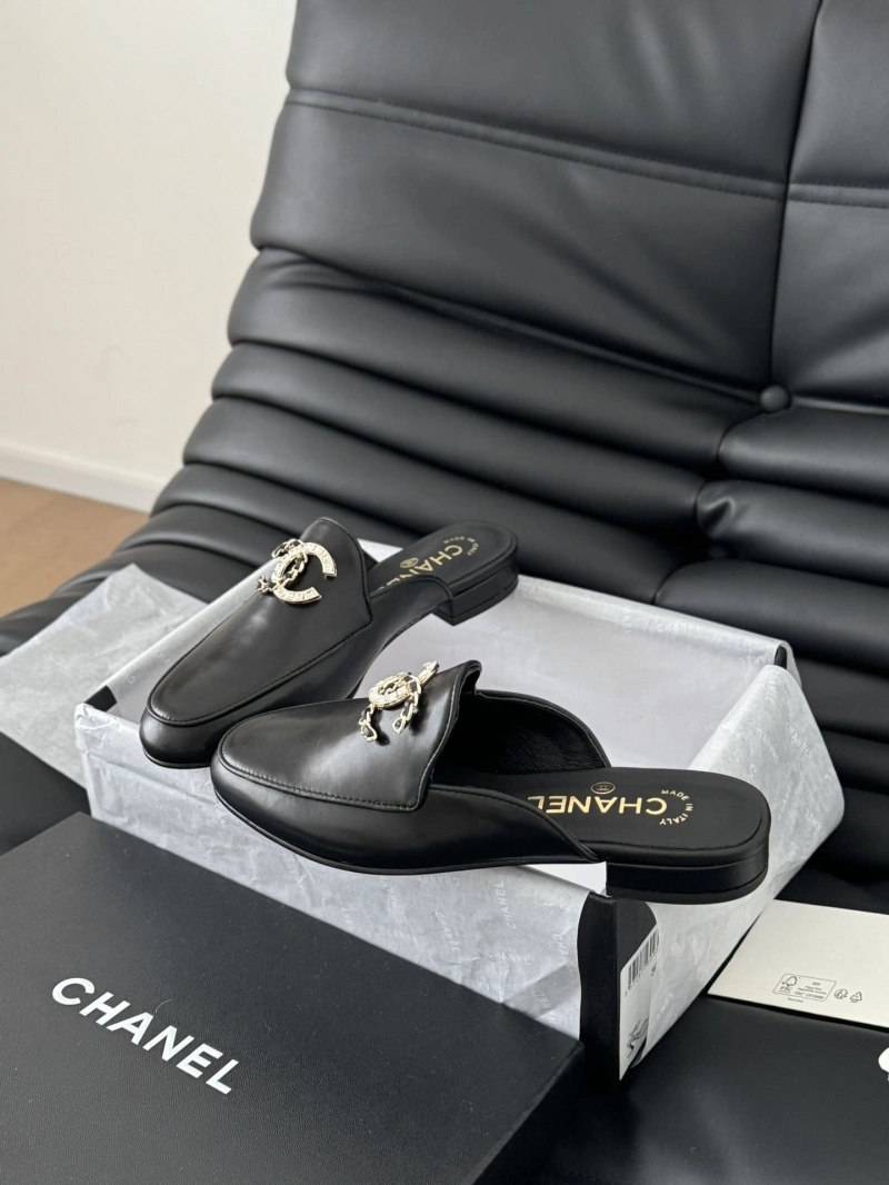 Compact Chxnxl Slippers 124057