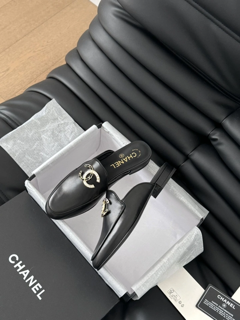 Compact Chxnxl Slippers 124057