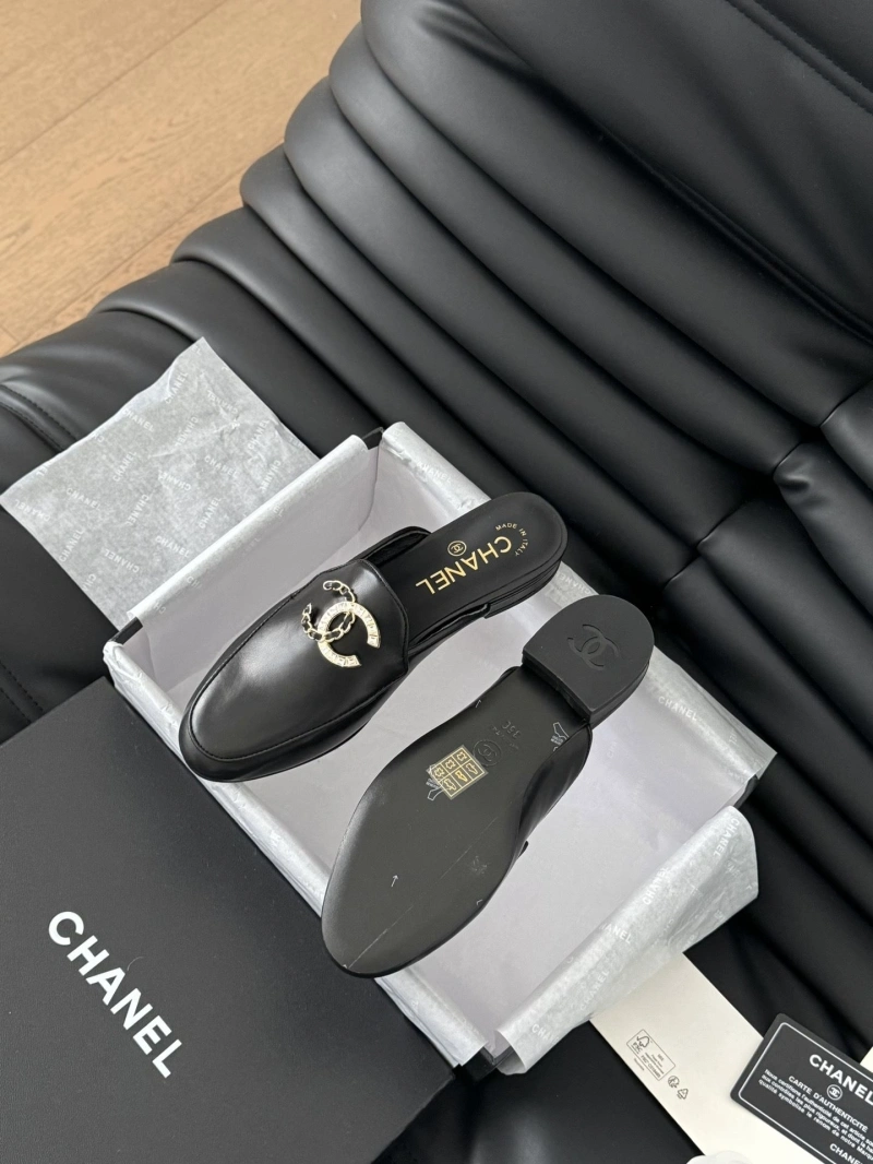 Compact Chxnxl Slippers 124057
