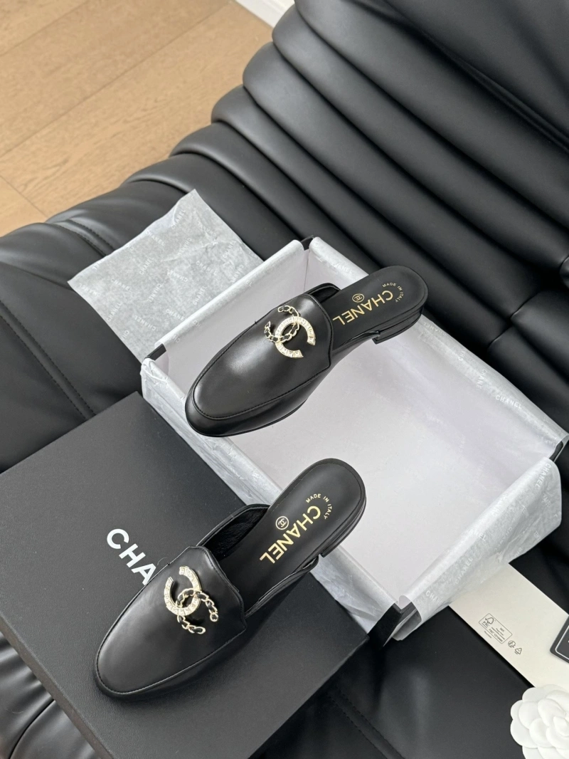 Compact Chxnxl Slippers 124057