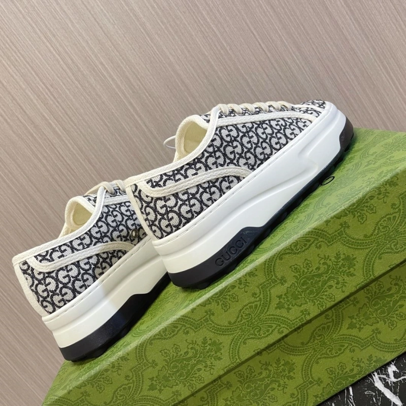 Trendsetting Gxccx Sneakers 158634