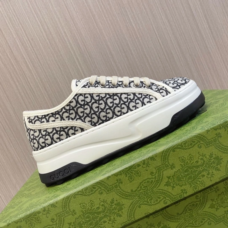 Trendsetting Gxccx Sneakers 158634