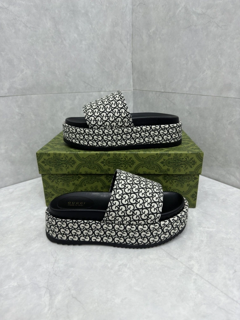 Fashionable Gxccx Slippers 158684