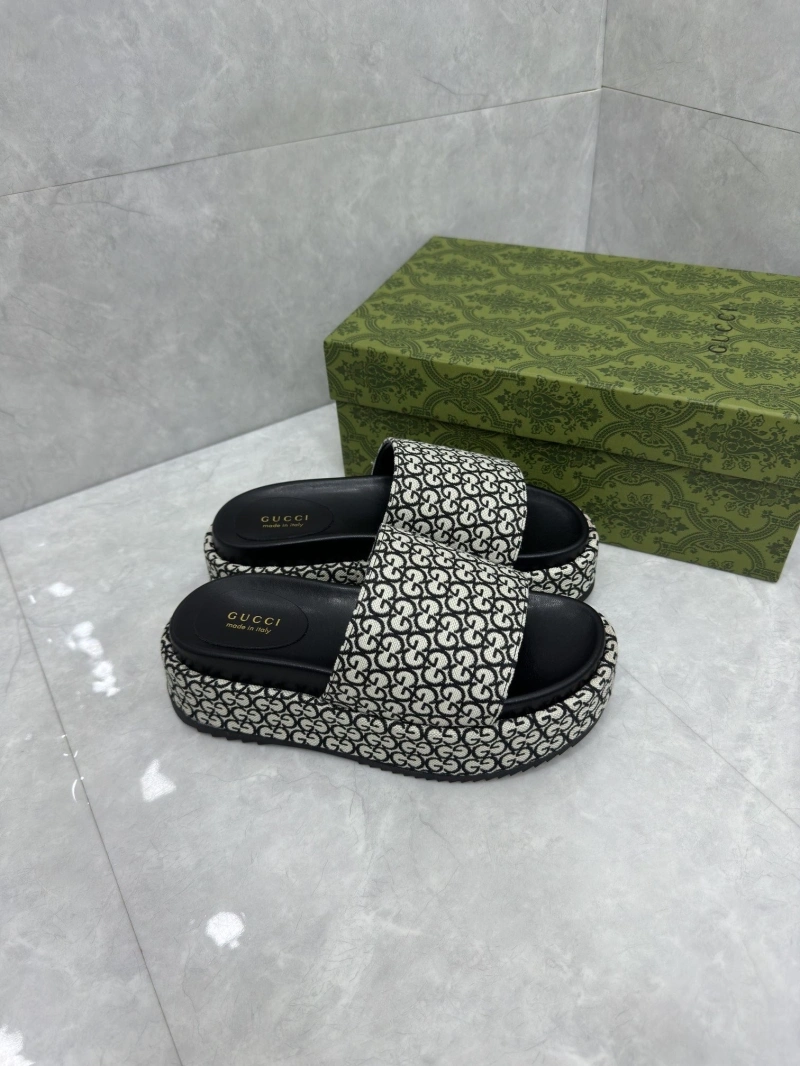Fashionable Gxccx Slippers 158684