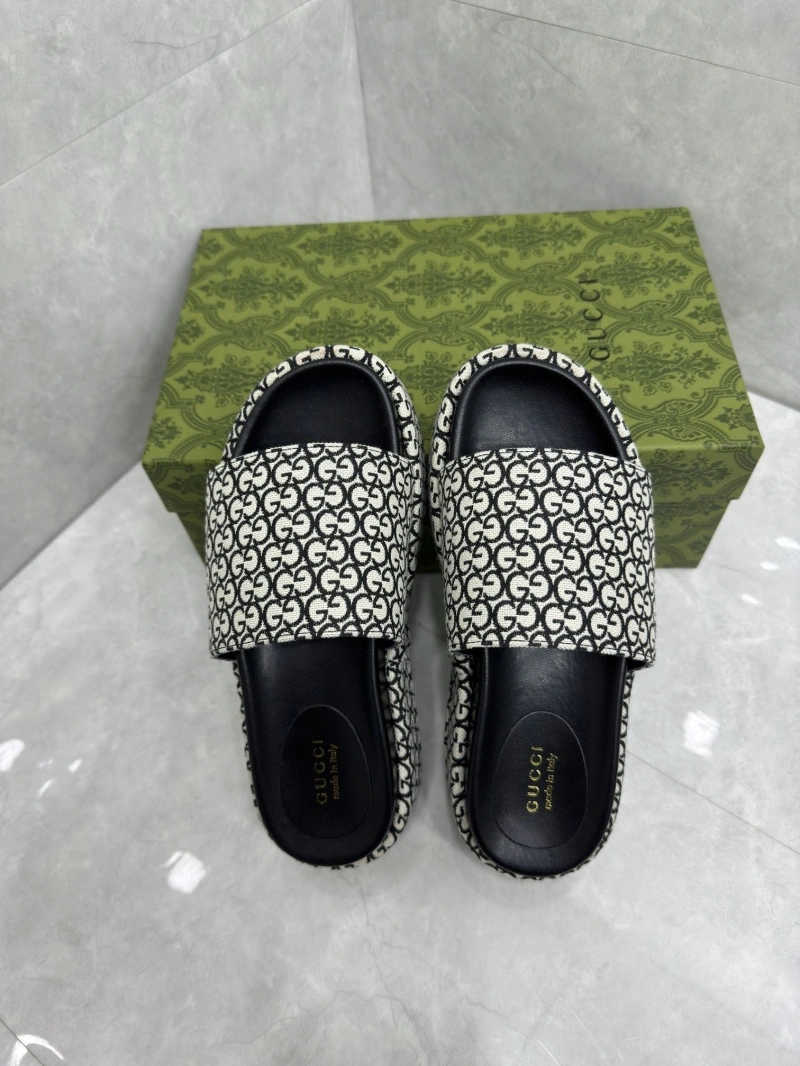 Fashionable Gxccx Slippers 158684