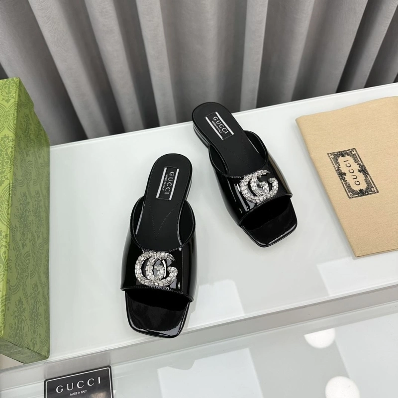 Affordable Gxccx Slippers 158663