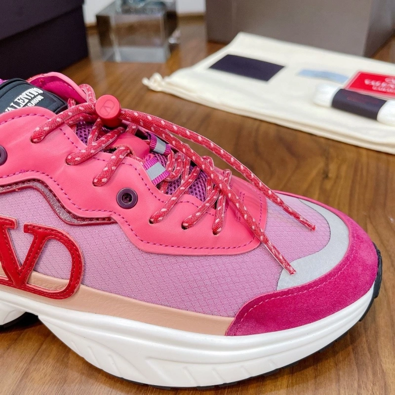 Minimalist Vxlxntino Sneakers 230739
