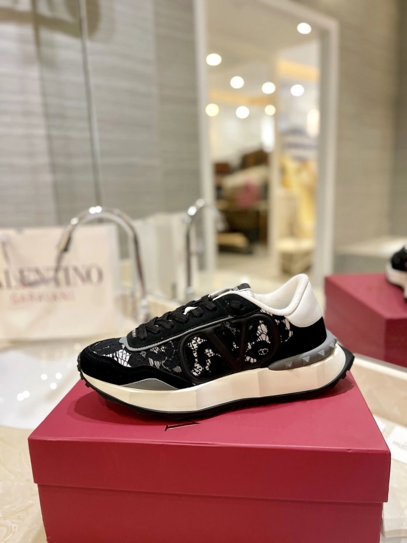 Versatile Vxlxntino Sneakers 230731