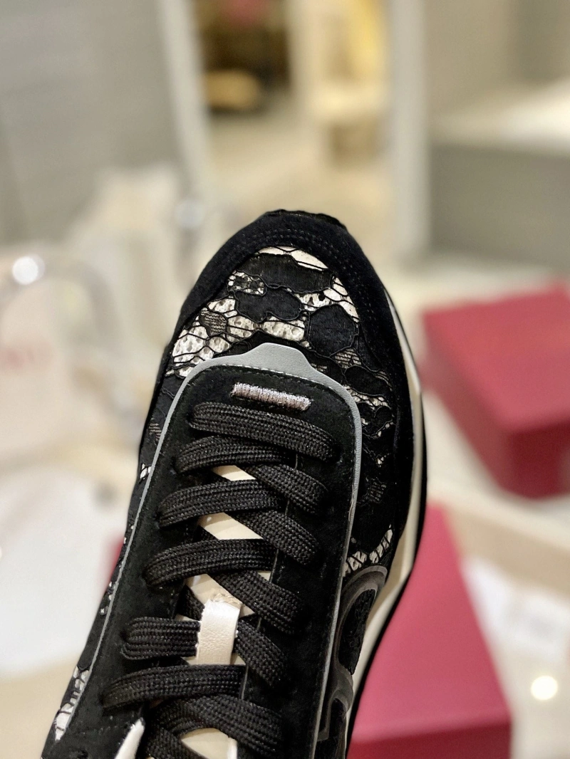 Versatile Vxlxntino Sneakers 230731