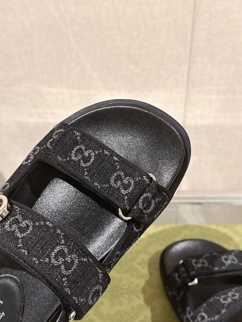 EyeCatching Gxccx Sandals 158550