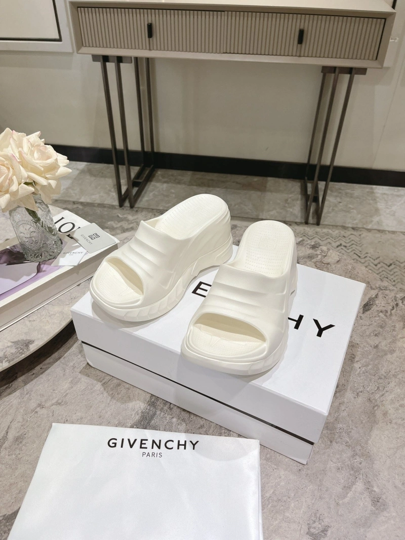 Gxvxnchy Slippers Practical 153252