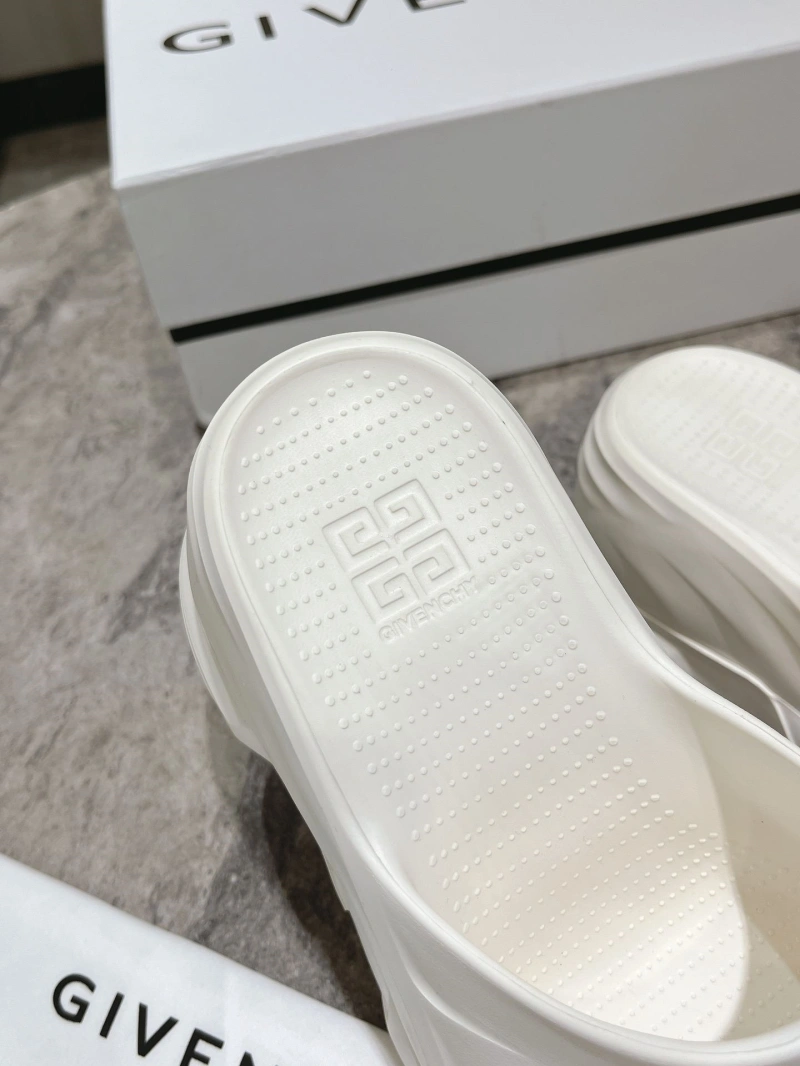 Gxvxnchy Slippers Practical 153252