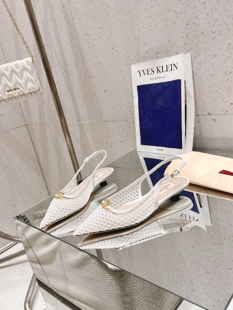 GoAnywhere Vxlxntino Sandals 230763
