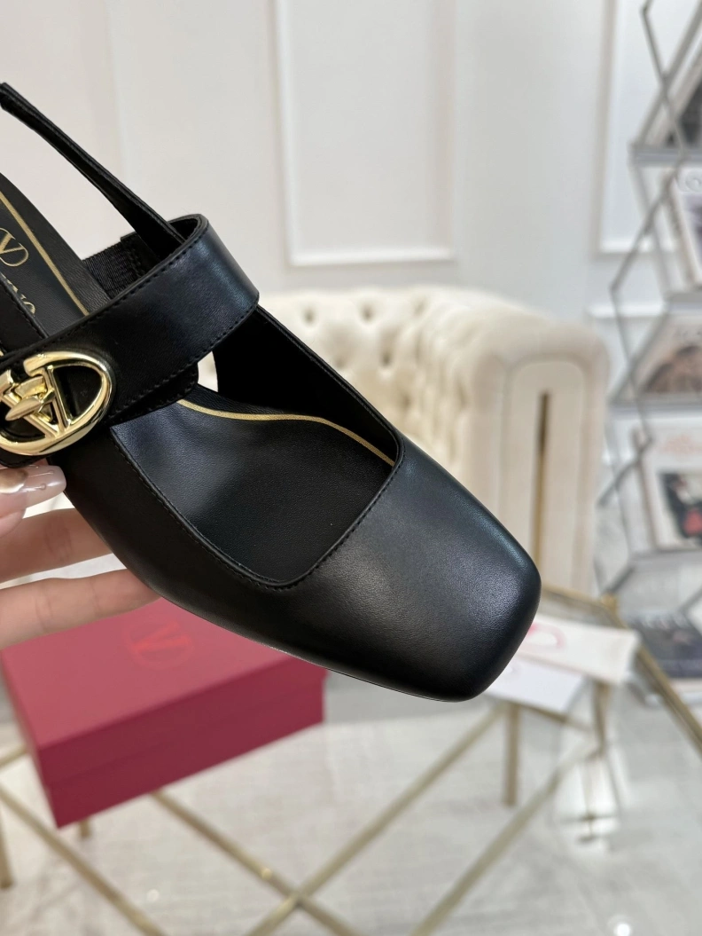 EyeCatching Vxlxntino Sandals 229807