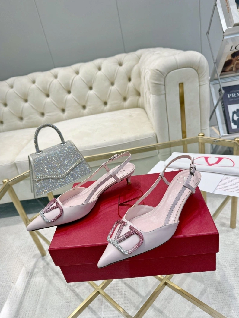 Classic Vxlxntino Sandals 229780