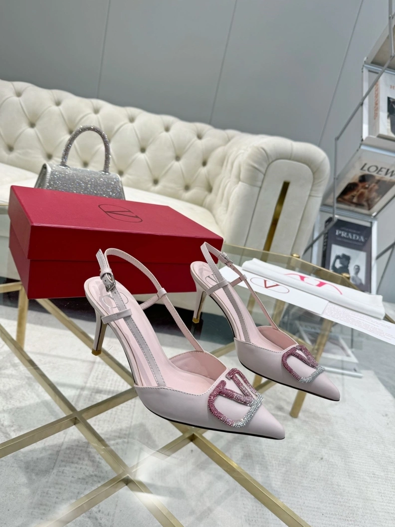 Classic Vxlxntino Sandals 229780