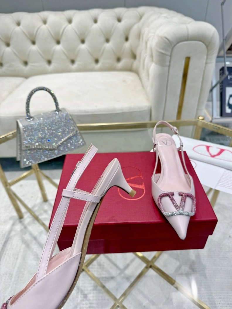 Classic Vxlxntino Sandals 229780
