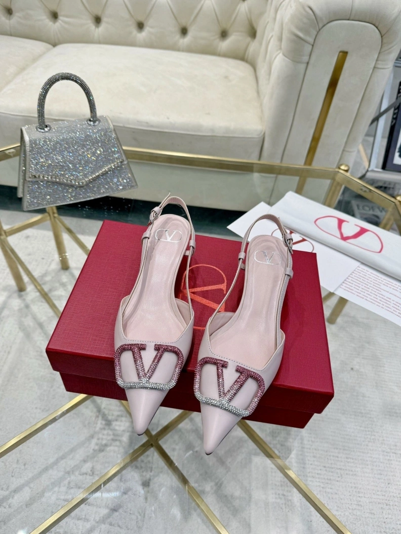 Classic Vxlxntino Sandals 229780