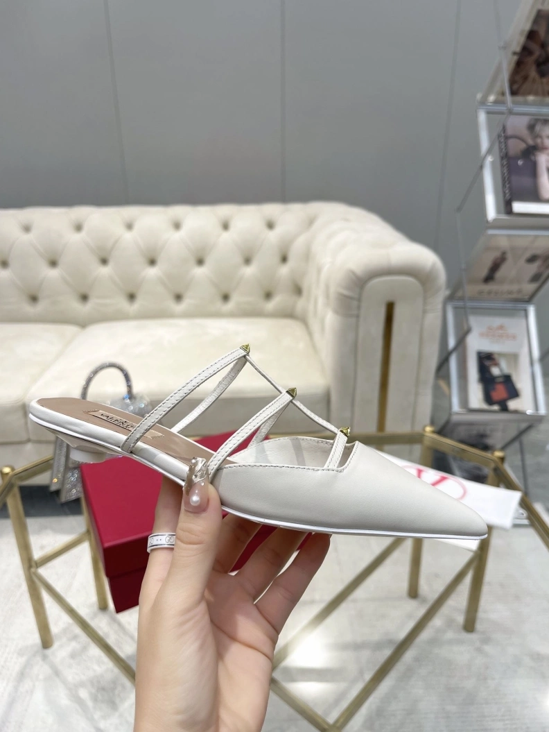 Sleek Vxlxntino Sandals 229768