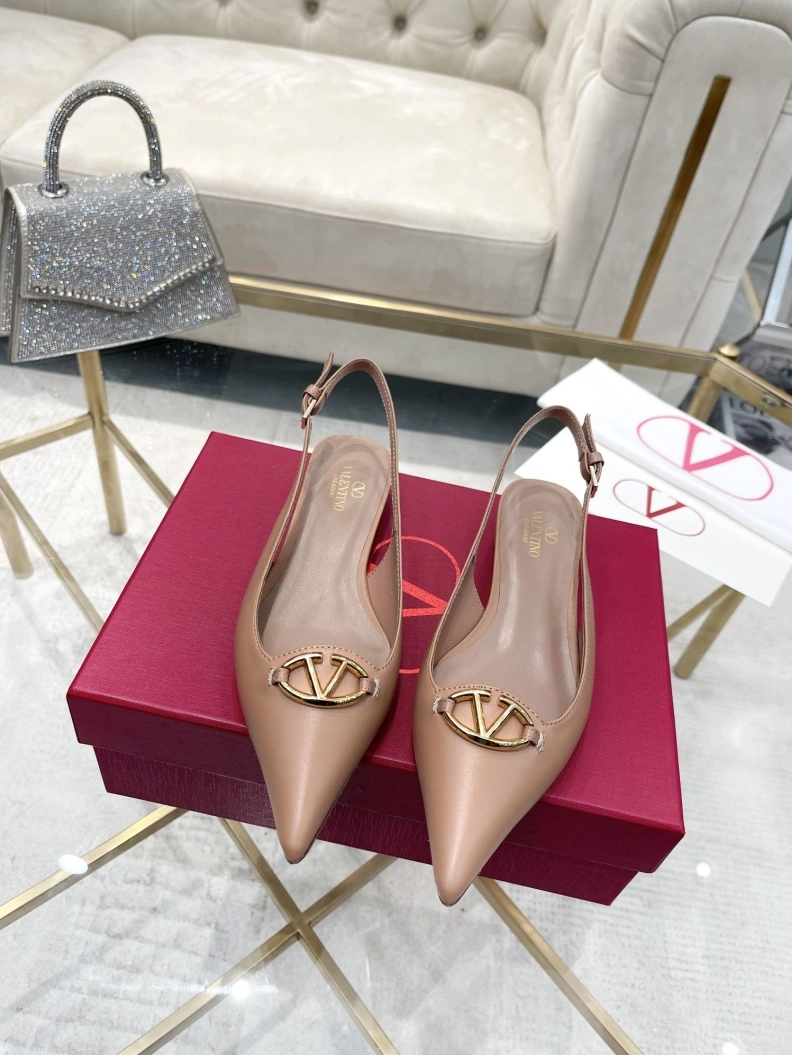 Versatile Vxlxntino Sandals 229767