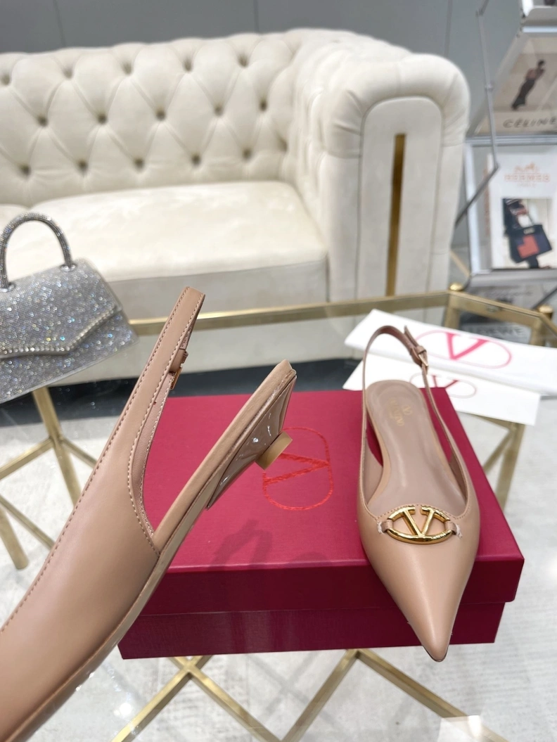 Versatile Vxlxntino Sandals 229767