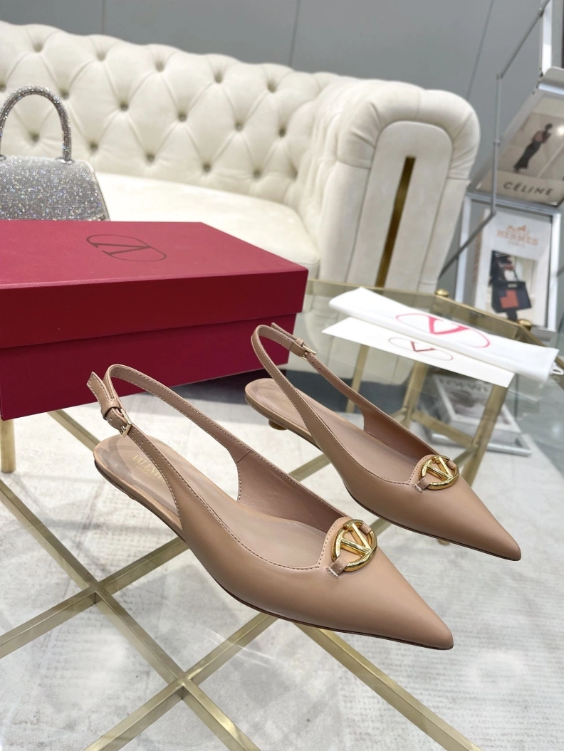 Versatile Vxlxntino Sandals 229767
