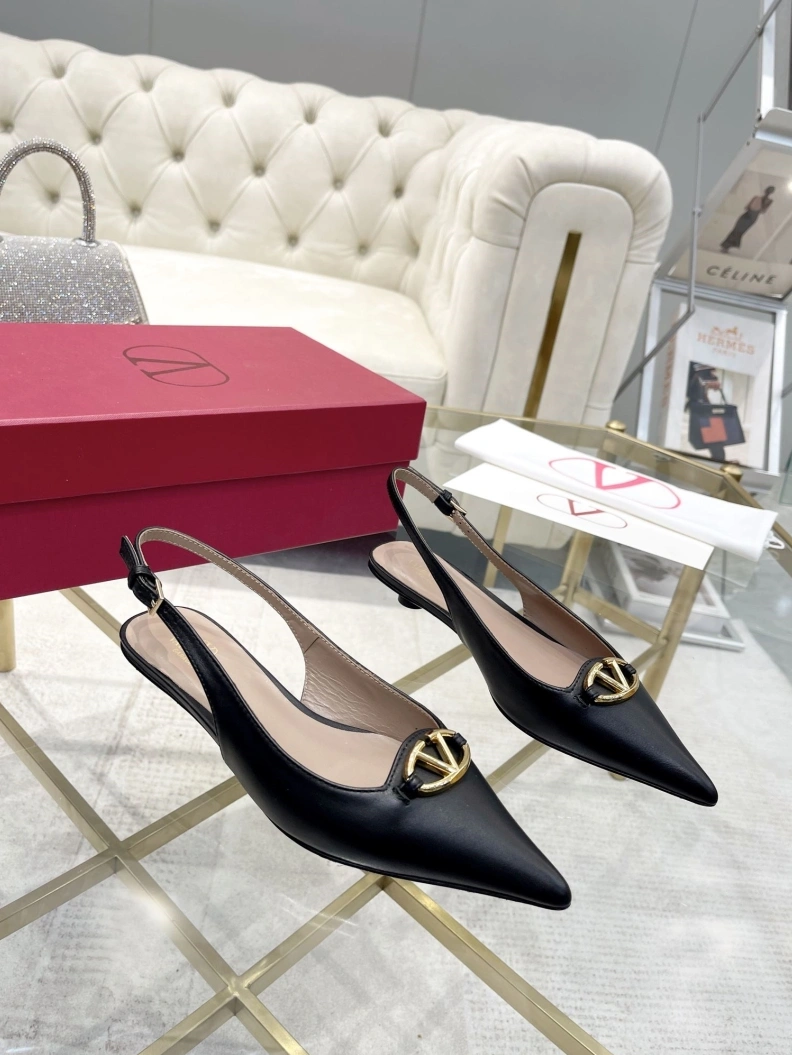 Cozy Vxlxntino Sandals 229765