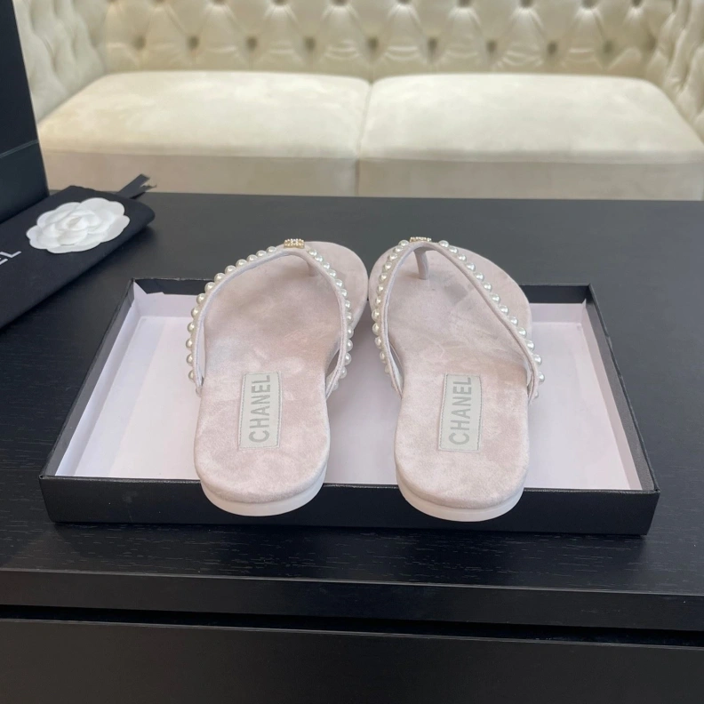 Trendsetting Chxnxl Slippers 120235