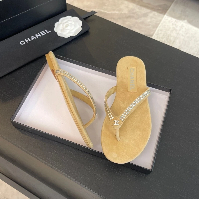 Refined Chxnxl Slippers 120227