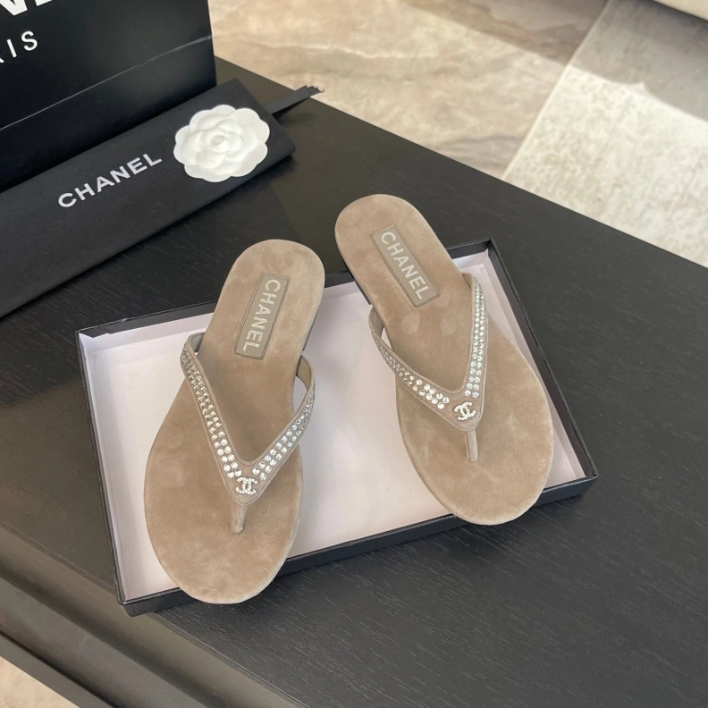 Chxnxl Slippers Practical 120225