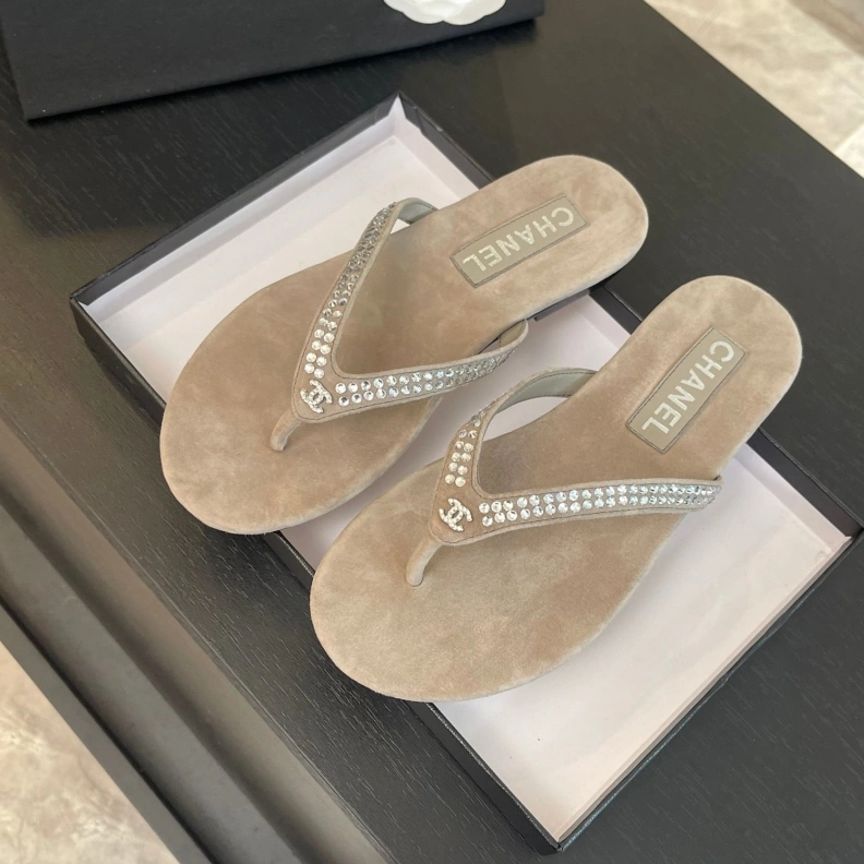 Chxnxl Slippers Practical 120225