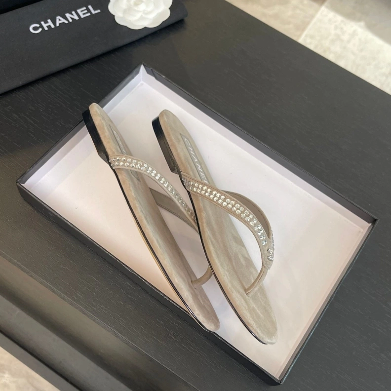 Chxnxl Slippers Practical 120225